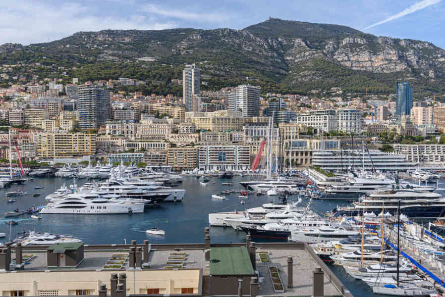 Principado de Mónaco 05 - Montecarlo - puerto de Mónaco.jpg